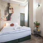 Hotel Aurora Hills 2*