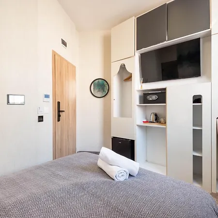Aurora Hills 2*