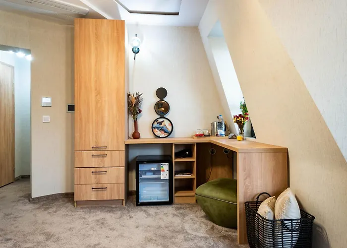 酒店 Aurora Hills 2*