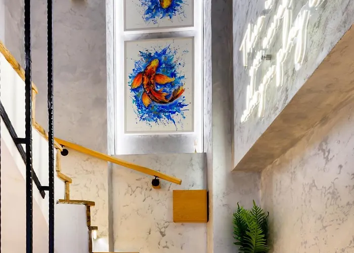 Aurora Hills Hotel 2*