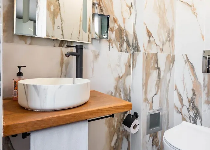 酒店 Aurora Hills 2*